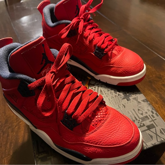 Used Air Jordan 4 Retro SE, US size 8.5 with box. Gym Red. - Picture 4 of 6
